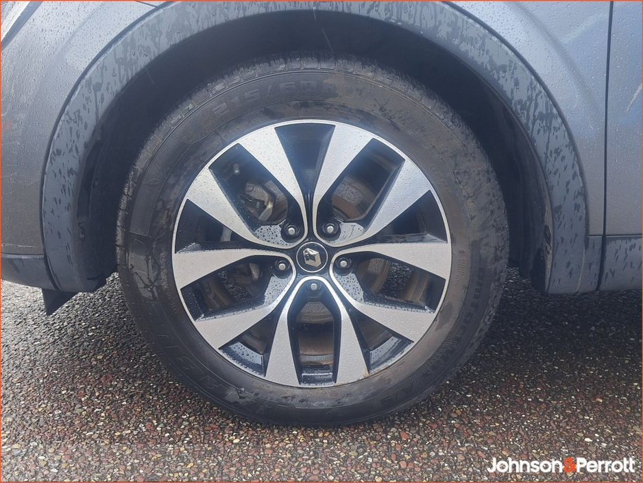 2022 Renault Arkana - image 9