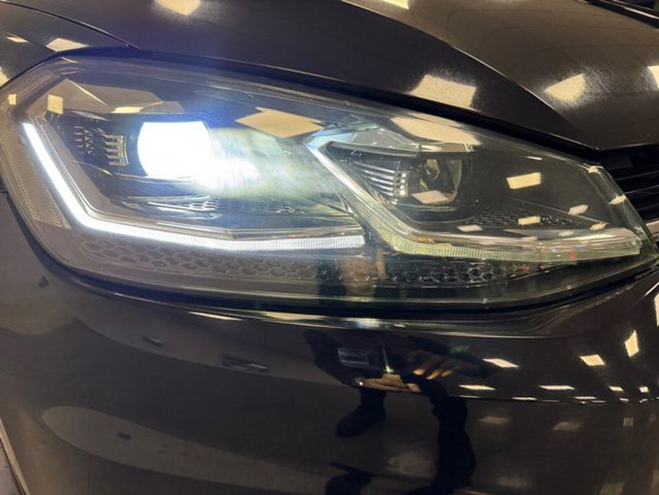 2018 Volkswagen Golf - image 20