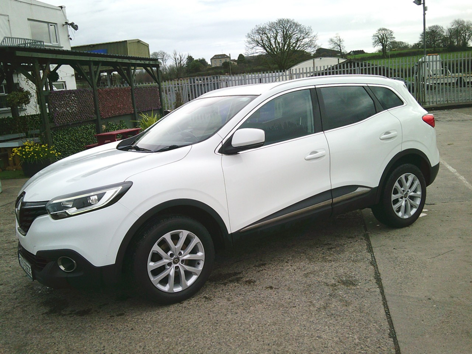 2017 Renault Kadjar - image 2