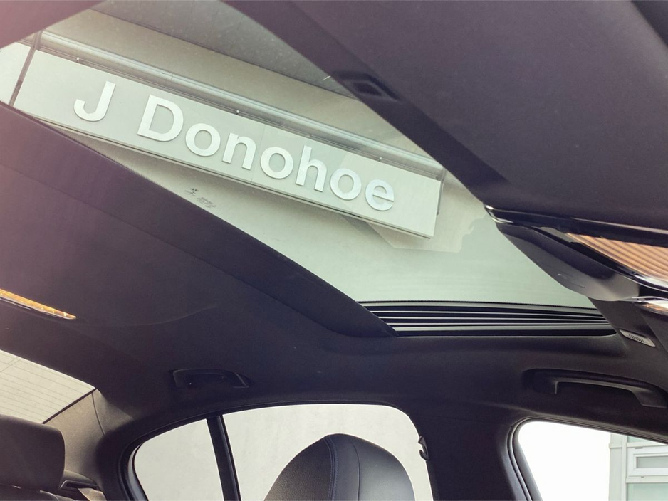 2022 BMW 5 Series - image 21