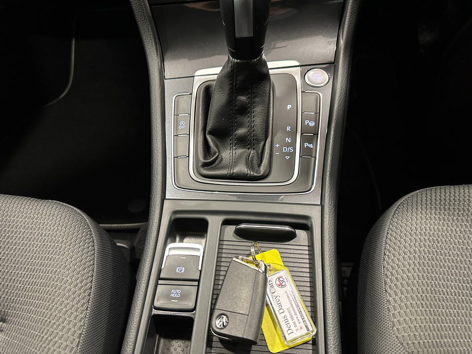 2020 Volkswagen Golf - image 32