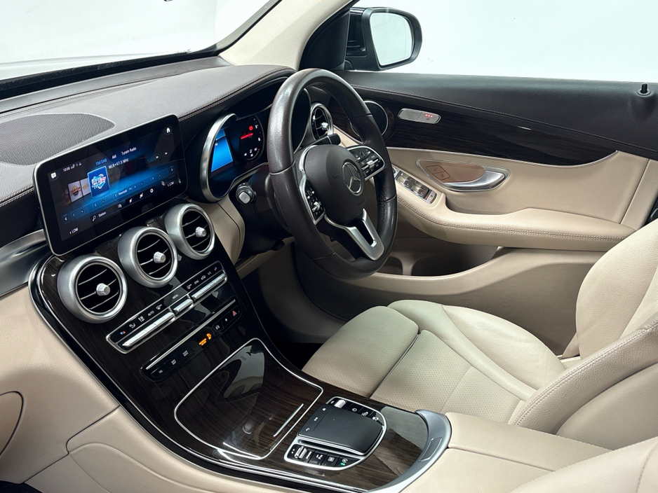 2022 Mercedes-Benz GLC Class - image 18