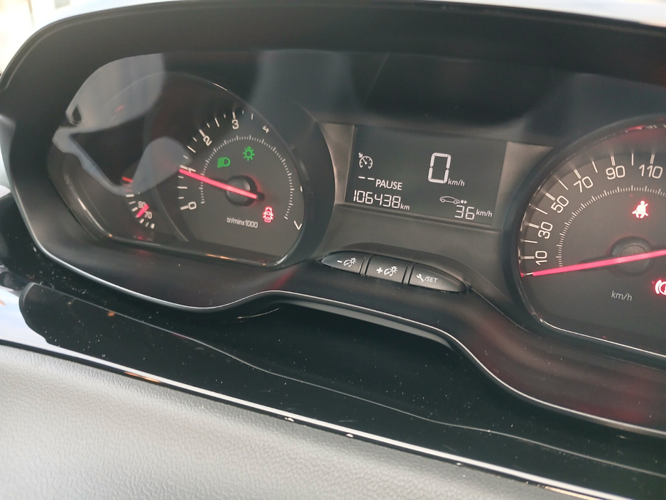 2013 Peugeot 208 1.0 68 bhp Access €5,650