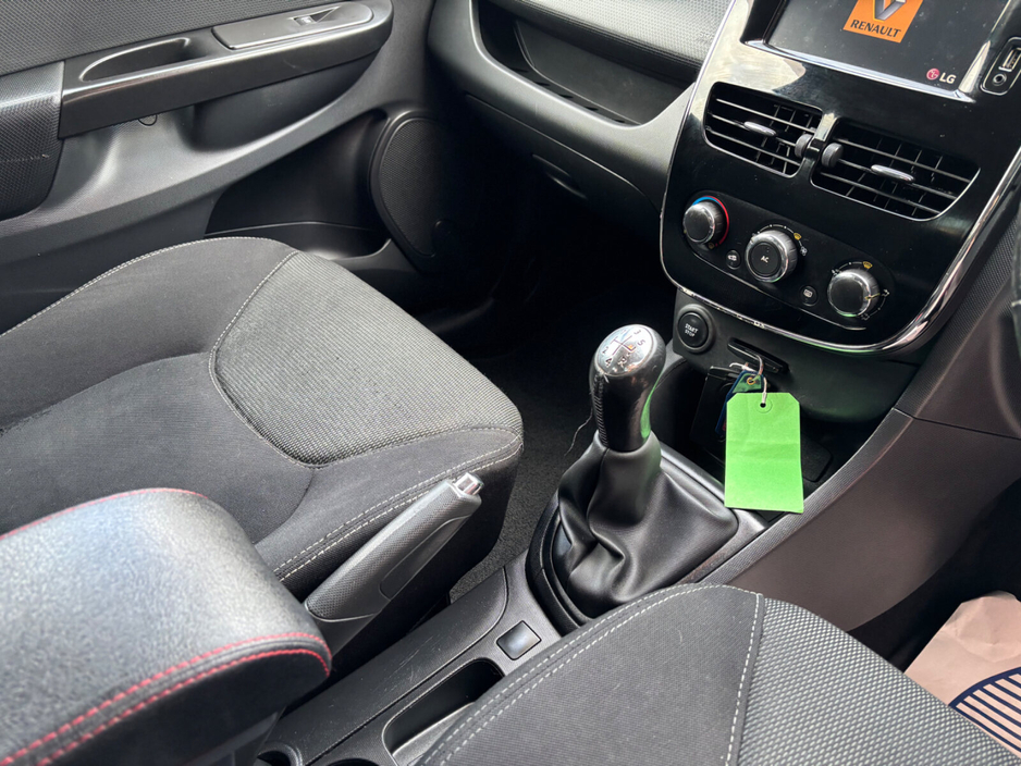 2014 Renault Clio - image 9