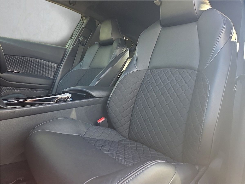2020 Toyota C-HR - image 15