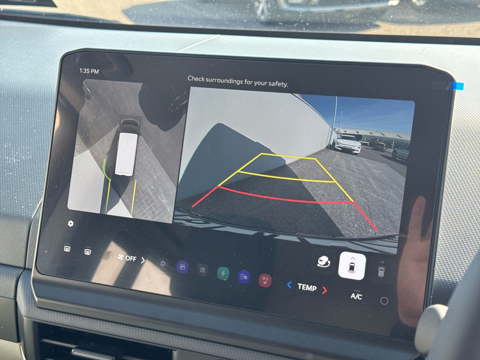 2026 Kia PV5 - image 13