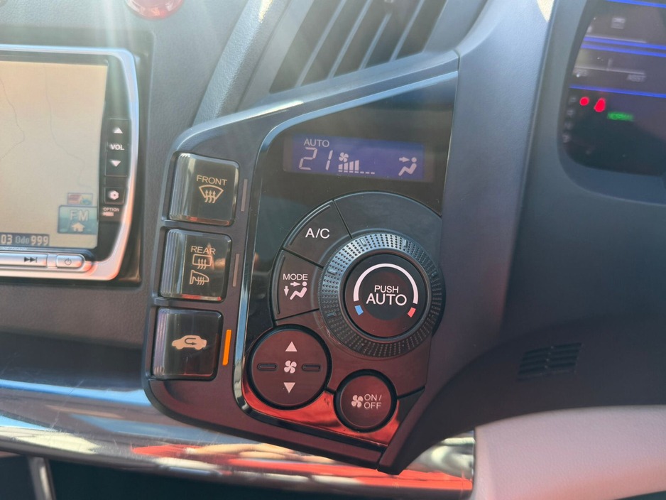 2010 Honda CR-Z - image 12