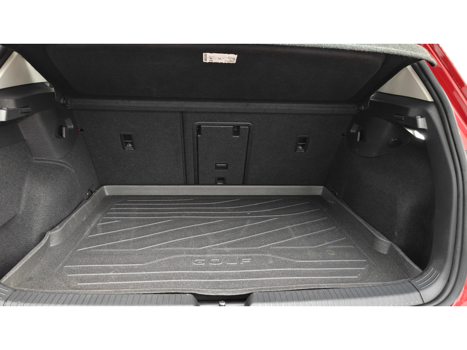 2024 Volkswagen Golf - image 9