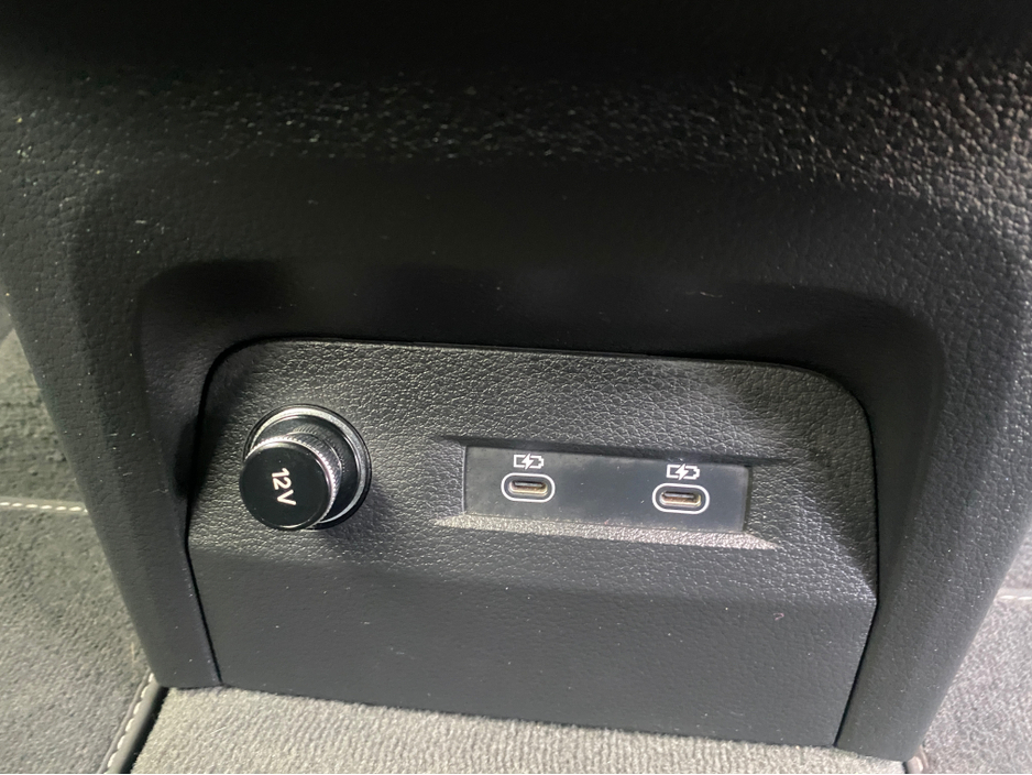 2022 Audi e-tron - image 32