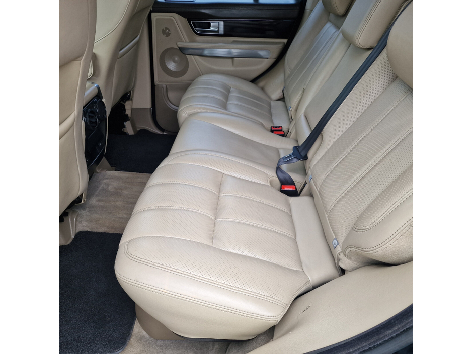 2011 Land Rover Range Rover Sport - image 11