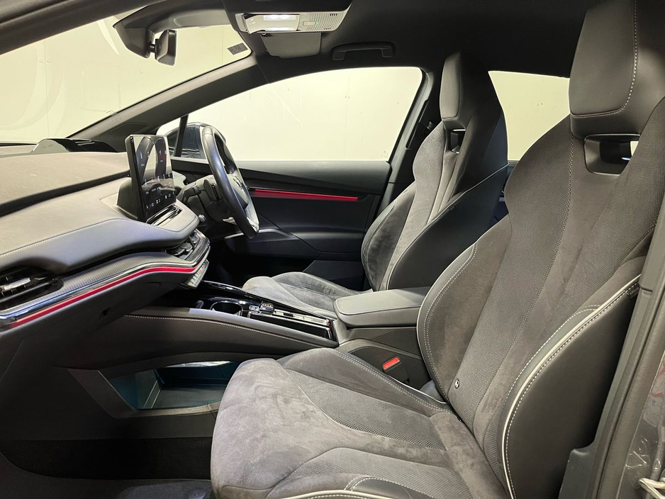 2024 Skoda Enyaq Sportline IV 80 - Crystal Grille - Reversing Camera - Ambient Lighting - Sat Nav - Climate Control - Heated Seats - Keyless Start - Apple CarPlay/Android Auto €41,950