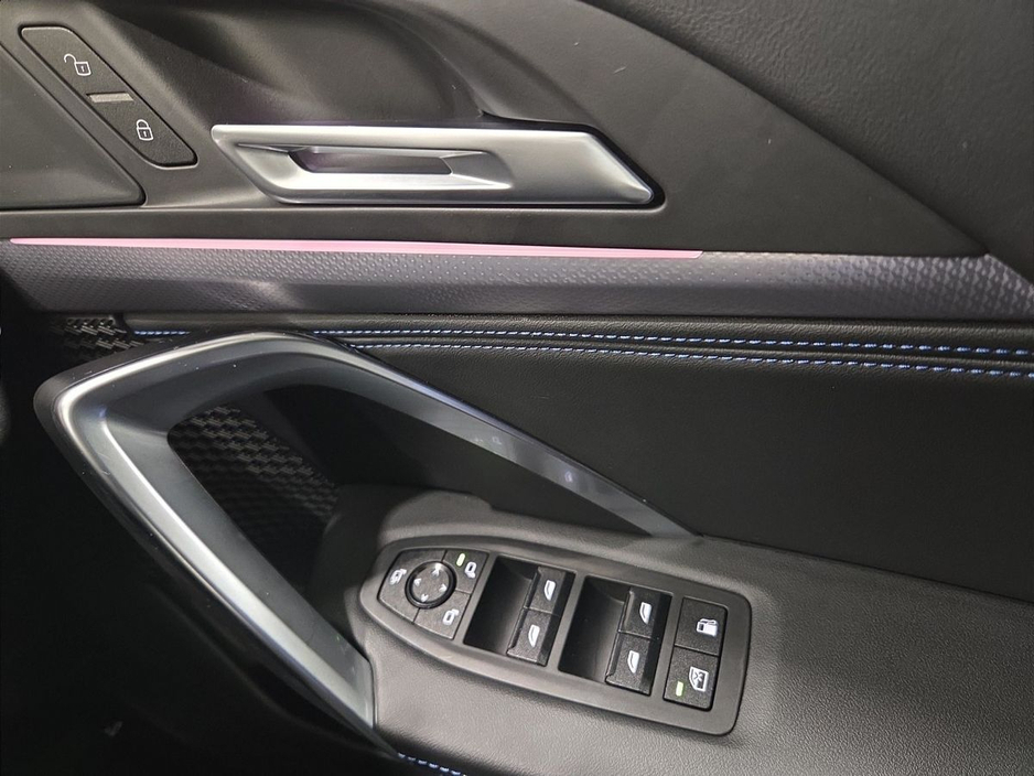 2025 BMW X1 - image 23