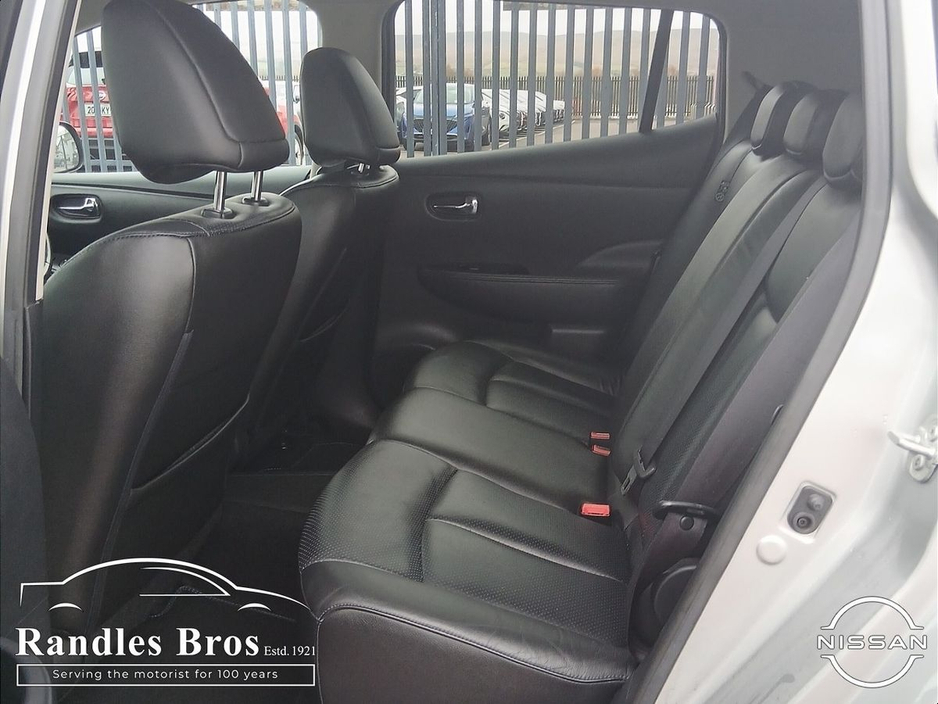 2016 Nissan Leaf - image 13