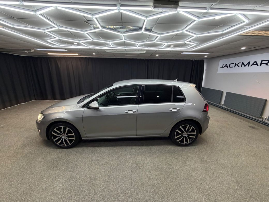 2017 Volkswagen Golf - image 6