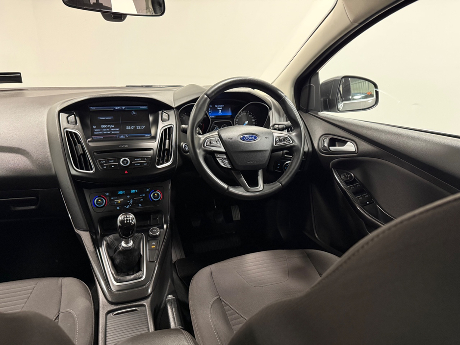 2017 Ford Focus - image 12