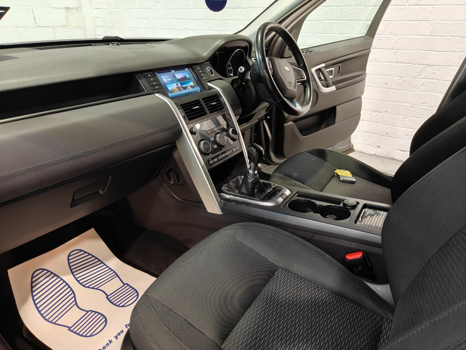 2016 Land Rover Discovery Sport - image 17