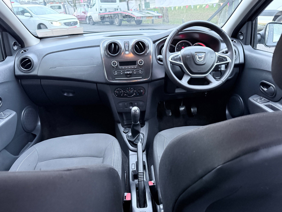 2018 Dacia Sandero - image 13