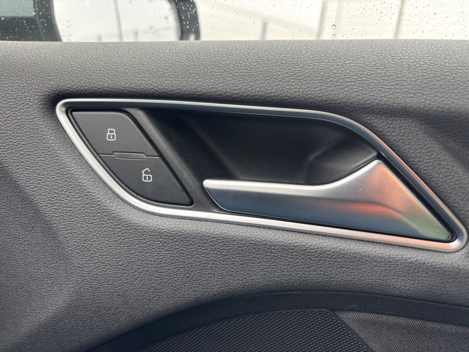 2014 Audi A3 - image 8