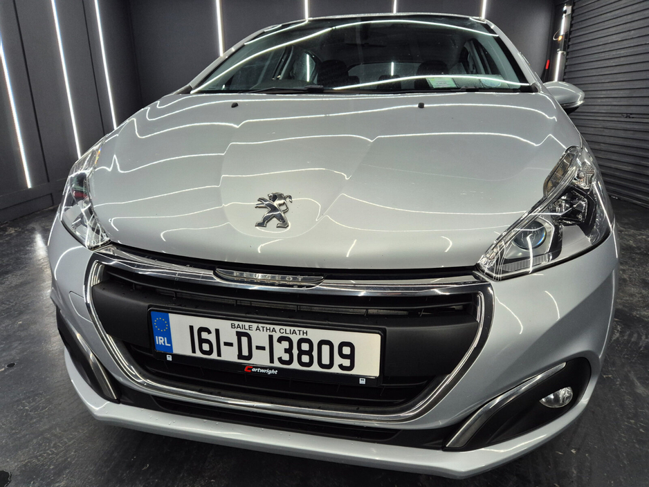 2016 Peugeot 208 - image 3