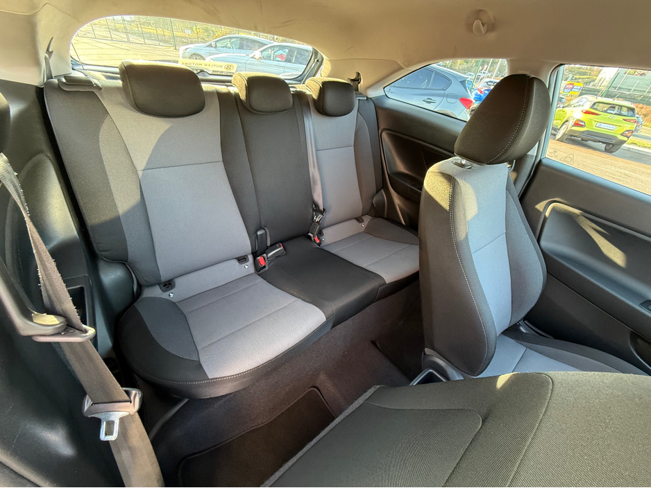 2016 Hyundai i20 - image 13