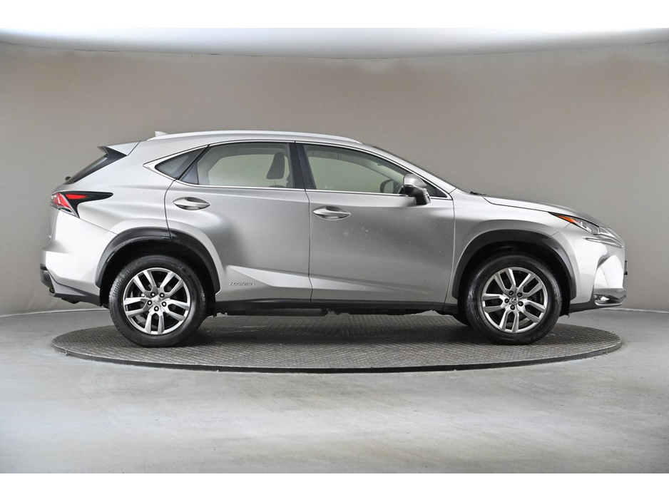 2016 Lexus NX 300 h - image 11