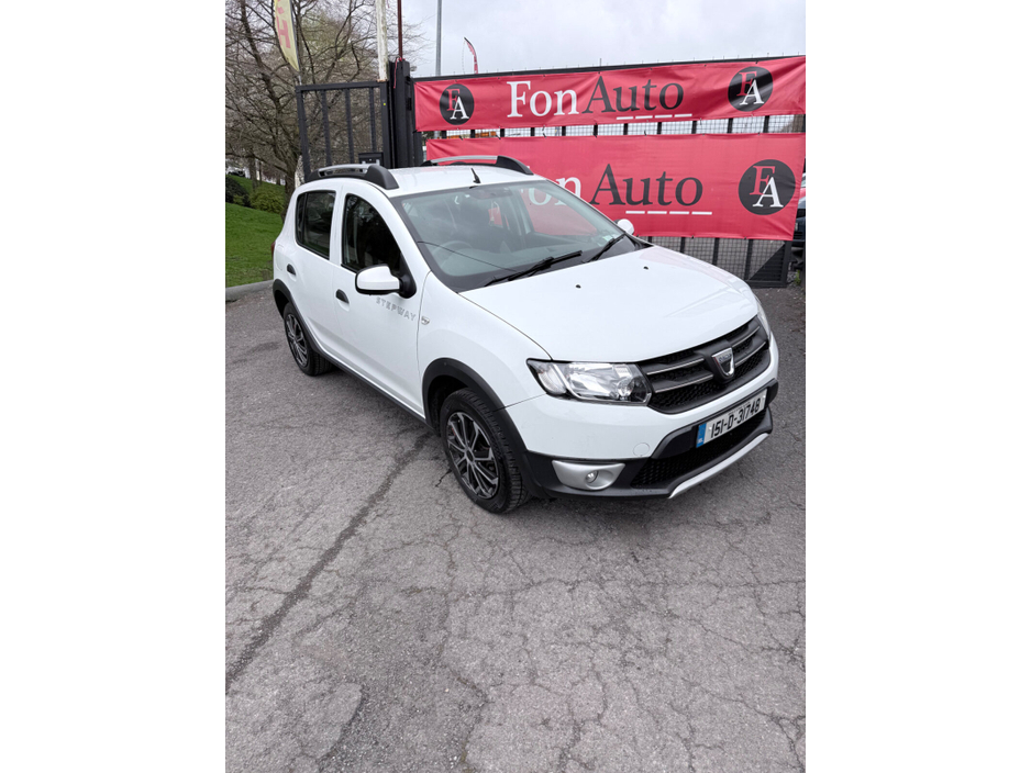 2015 Dacia Sandero Stepway - image 2