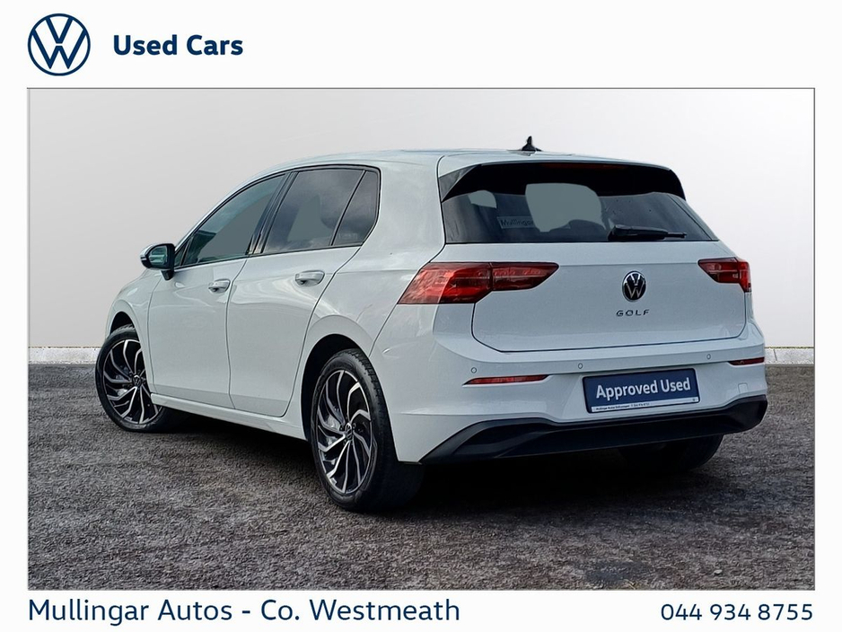 2024 Volkswagen Golf - image 3
