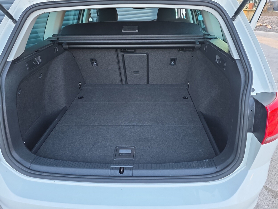 2018 Volkswagen Golf - image 11