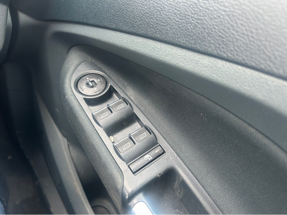 2014 Ford C-Max - image 6