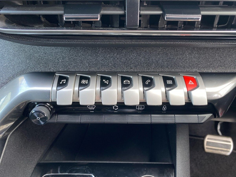 2023 Peugeot 3008 - image 21