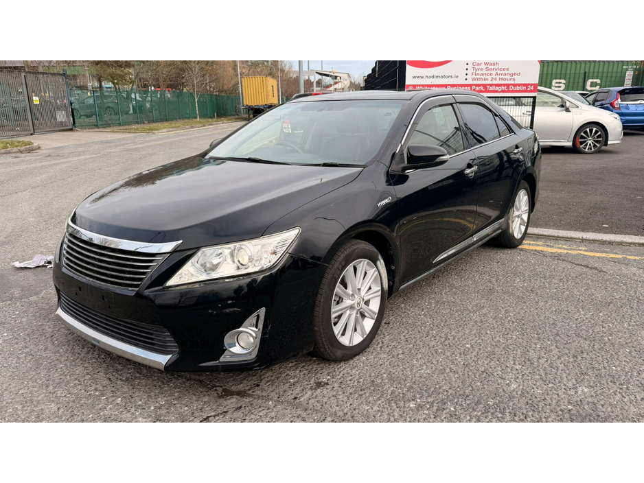 2012 Toyota Camry - image 2