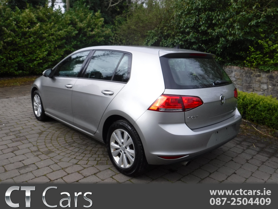 2016 Volkswagen Golf - image 4
