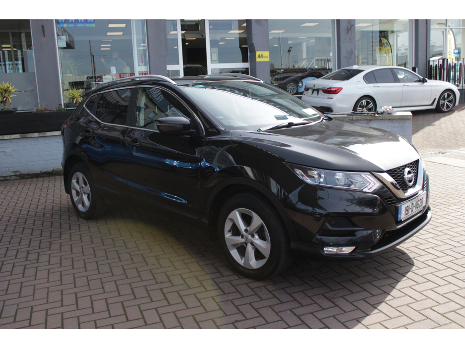 2019 Nissan Qashqai - image 2