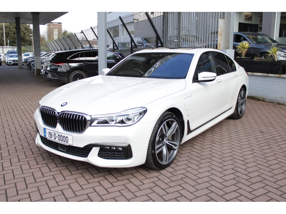 2019 BMW 7 Series - image 8