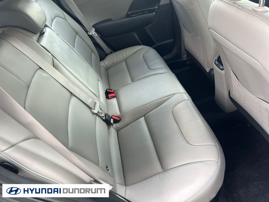 2020 Kia Niro - image 8