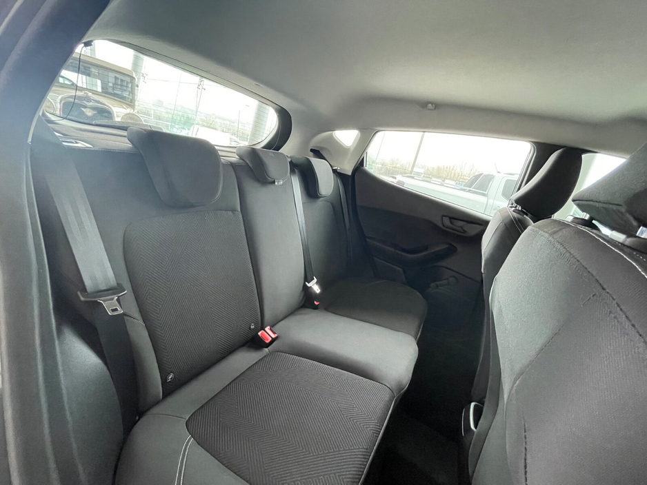 2022 Ford Fiesta - image 17