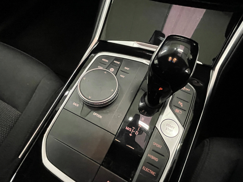 2022 BMW 3 Series  €23,995