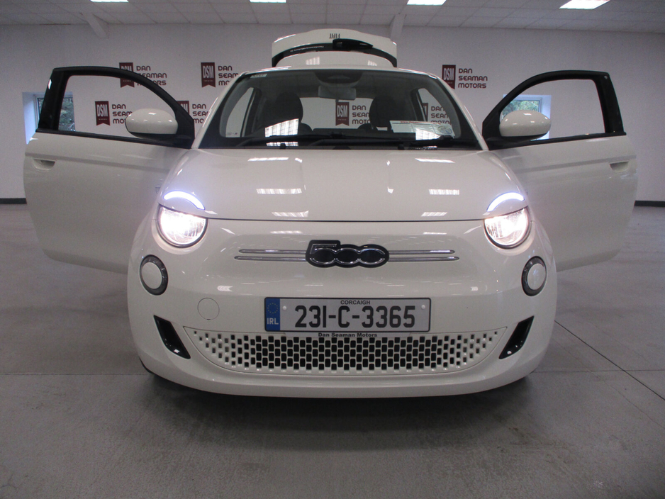 2023 Fiat 500 - image 10