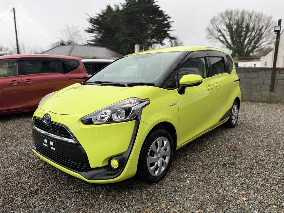 2016 Toyota Sienta  €11,900