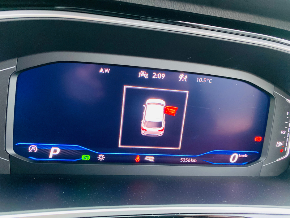 2023 Volkswagen T-Roc - image 15