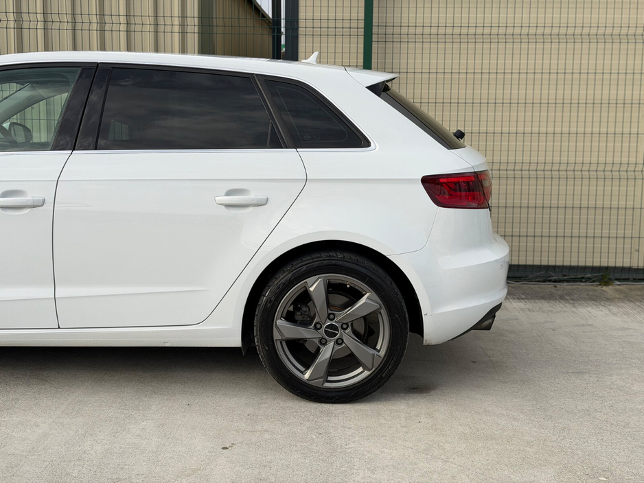 2015 Audi A3 1.4 TFSI S TRONIC €11,950