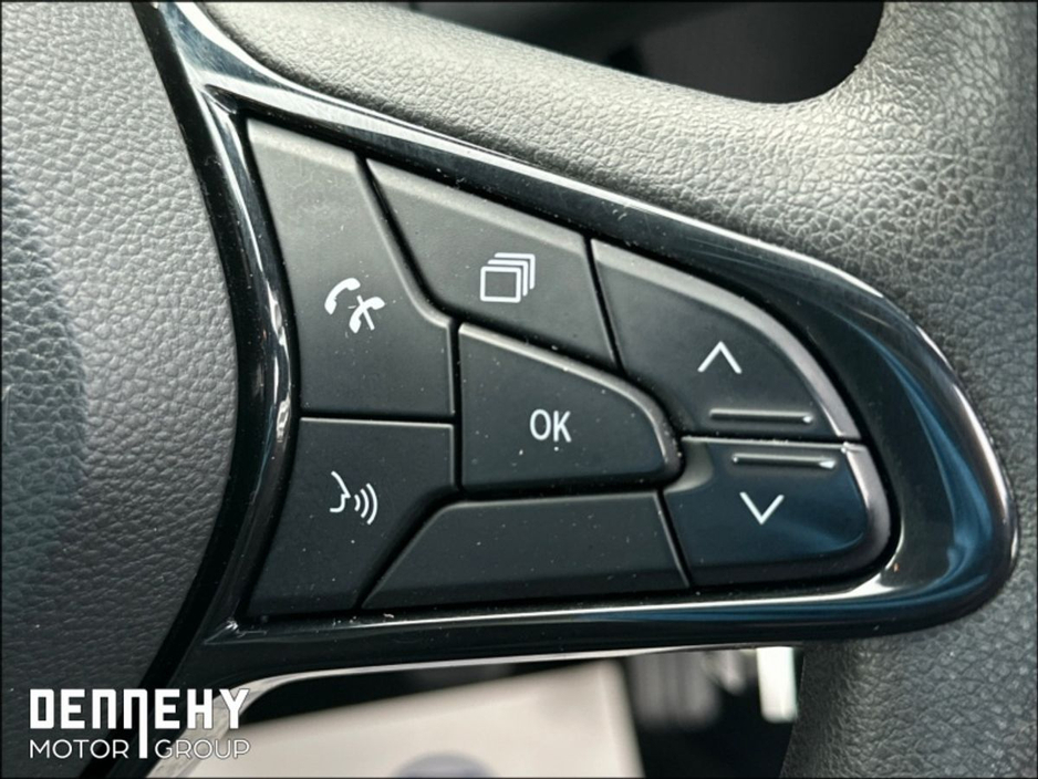 2022 Renault Trafic - image 21