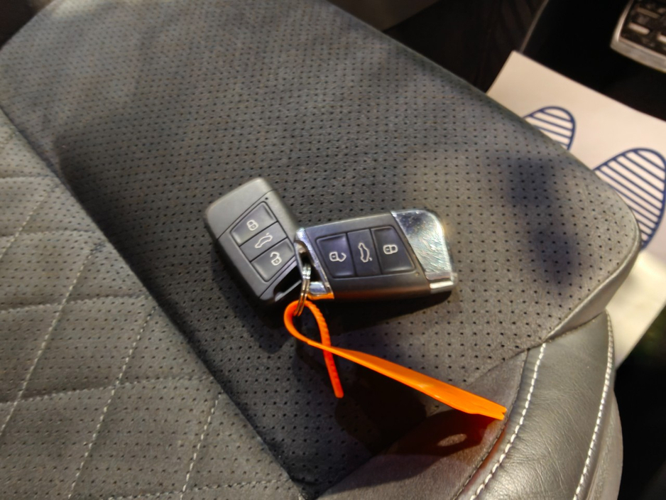 2018 Skoda Superb - image 16