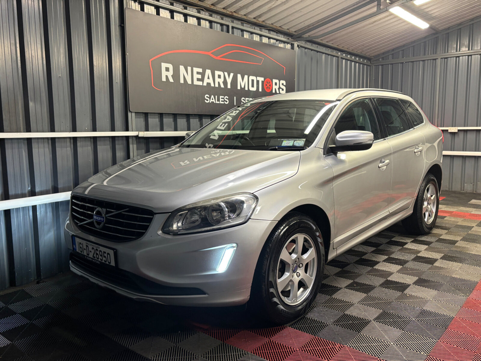 2016 Volvo XC60 - image 6
