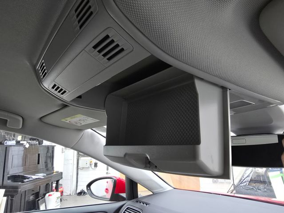 2018 Volkswagen Golf - image 18