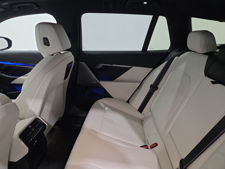 2025 BMW i5 - image 11