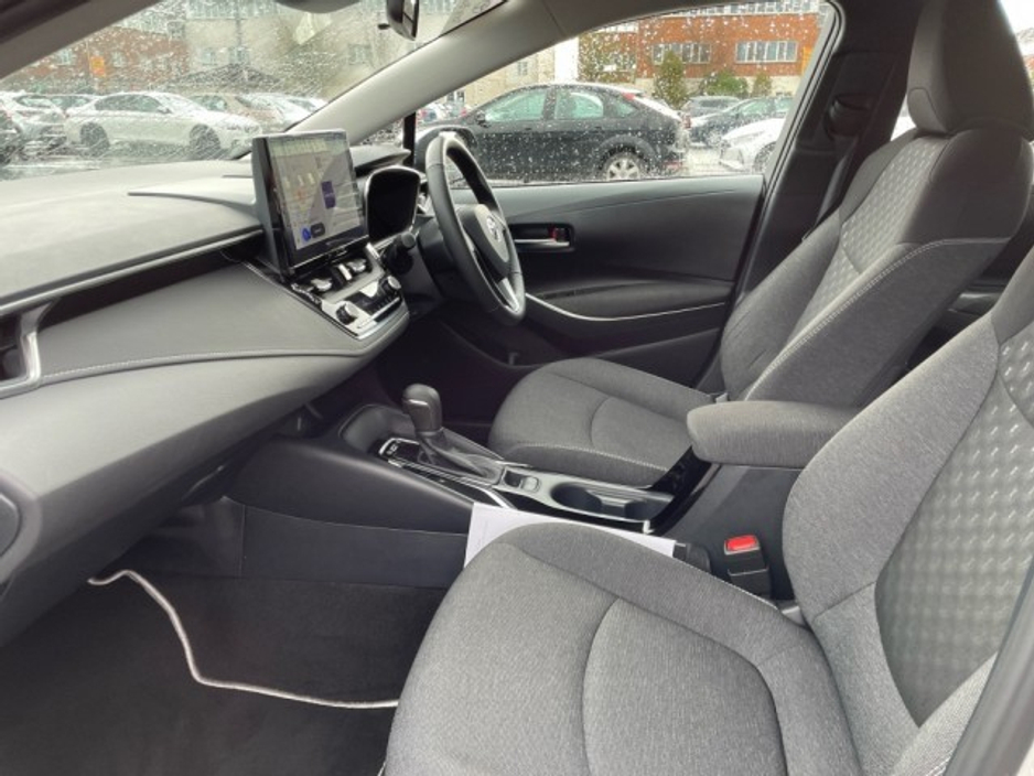 2024 Toyota Corolla Saloon - Luna Edition - 1.8 Hybrid - Automatic - 1 Owner + 1 Free Service In JAN 2027 // Remote Central Locking // Front Electric Windows // Rear Electric Windows // Electric Mirrors // Apple Carplay €29,599