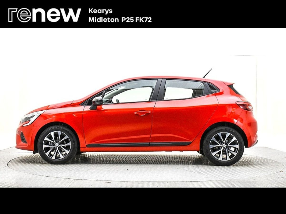 2023 Renault Clio - image 7