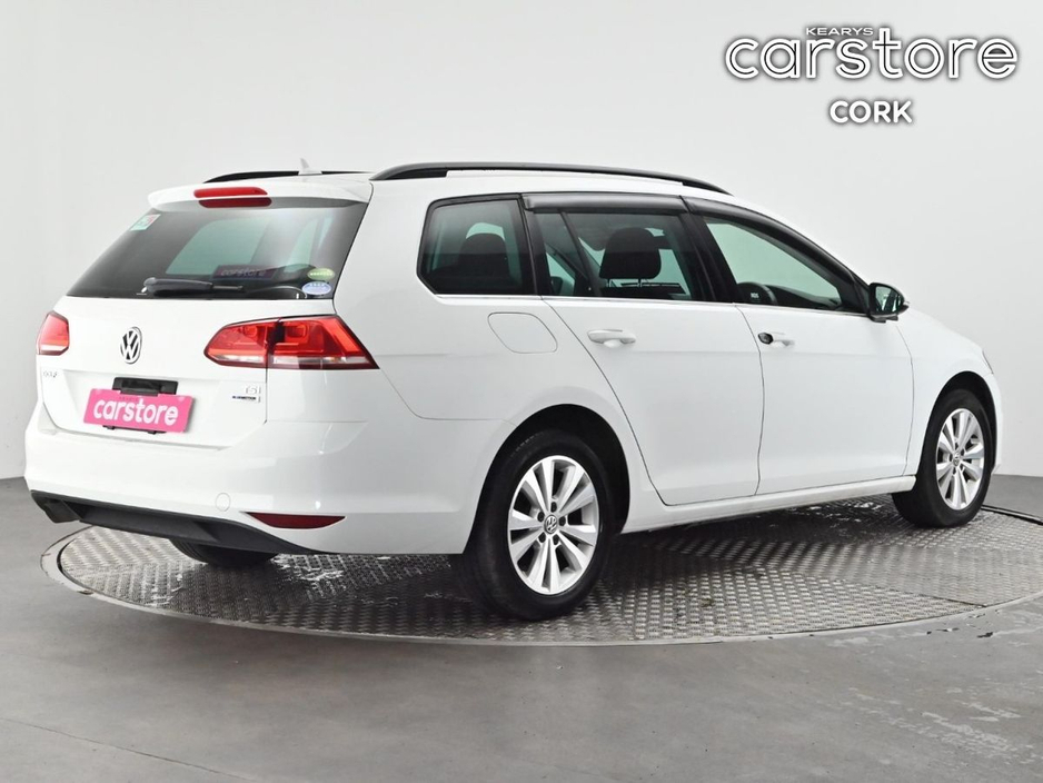2016 Volkswagen Golf - image 5