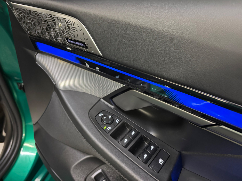 2025 BMW M5 - image 11